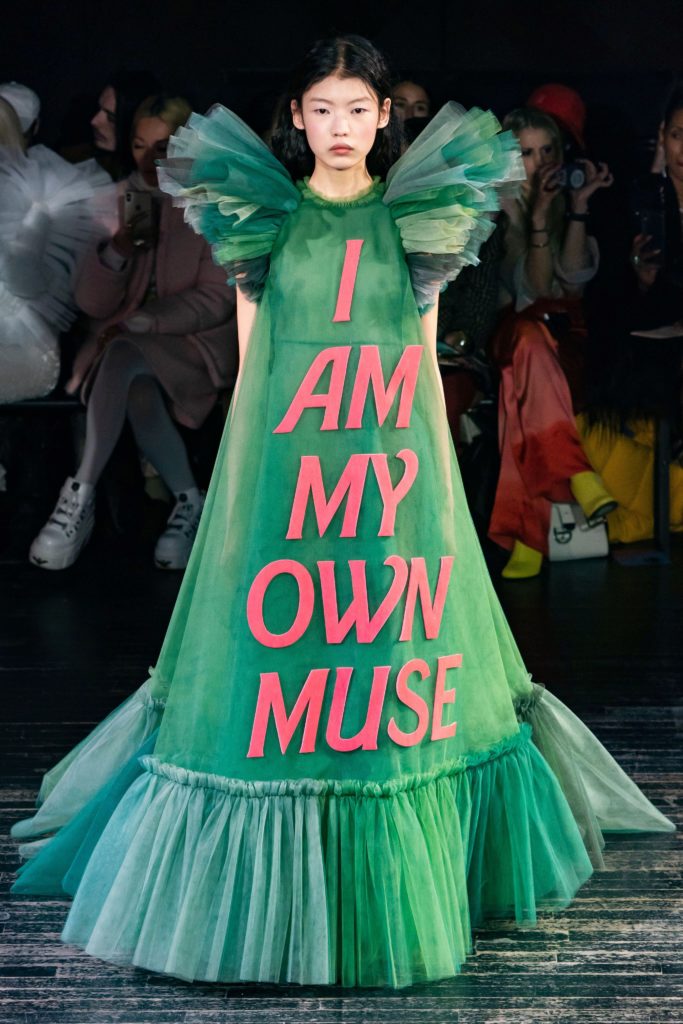 Visuel Robe Viktor&Rolf I am my own muse - Tendances 2019 - ordinari.shop